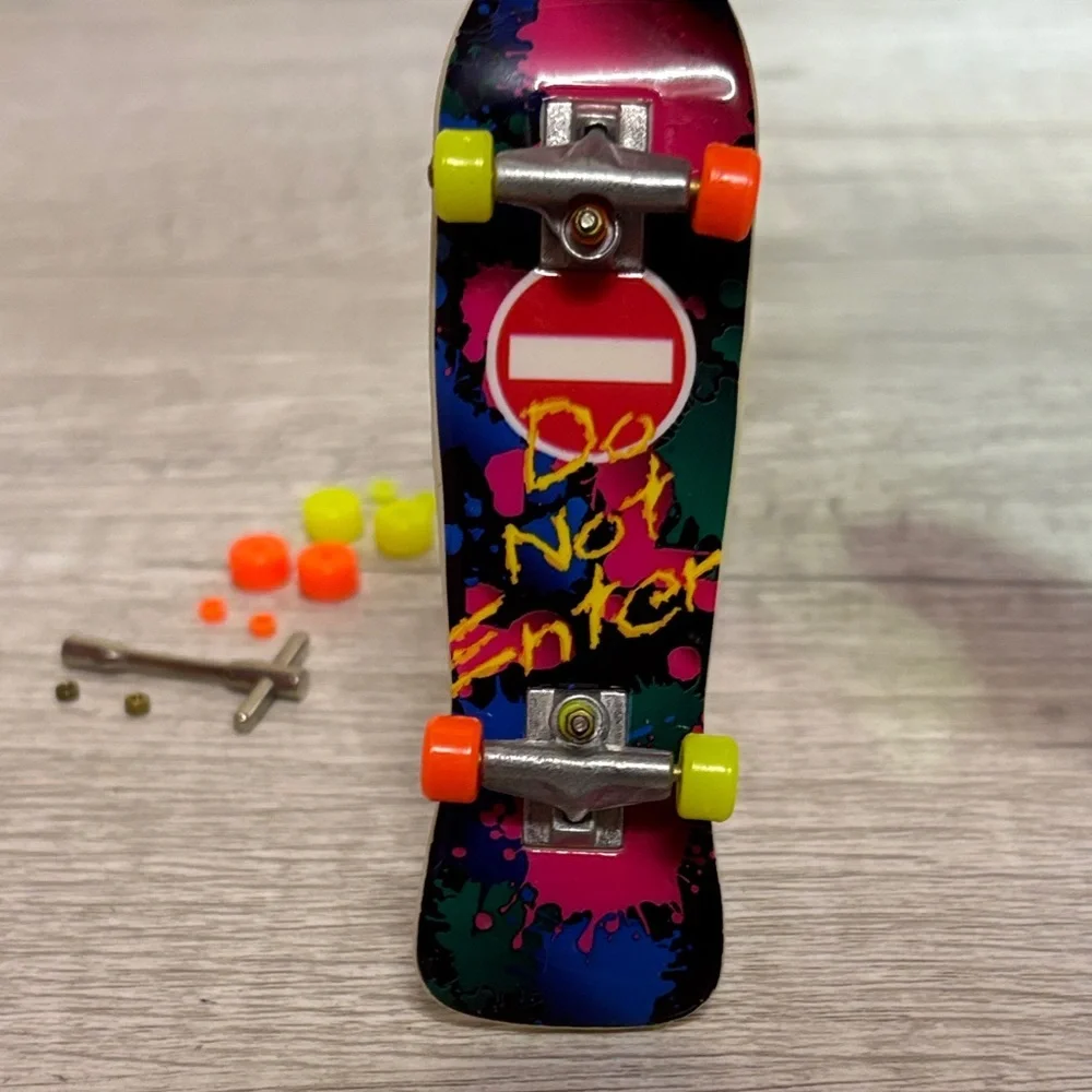 Mini Finger Skateboard Toy Set